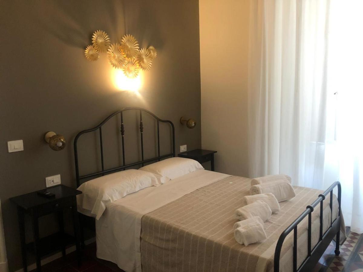 Bed and Breakfast Ursino'S Luxury Катанія Екстер'єр фото